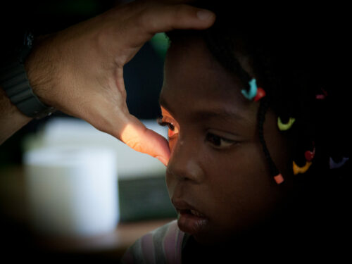 Cora te lanza su agradecimiento personalizado 🌍👓👀